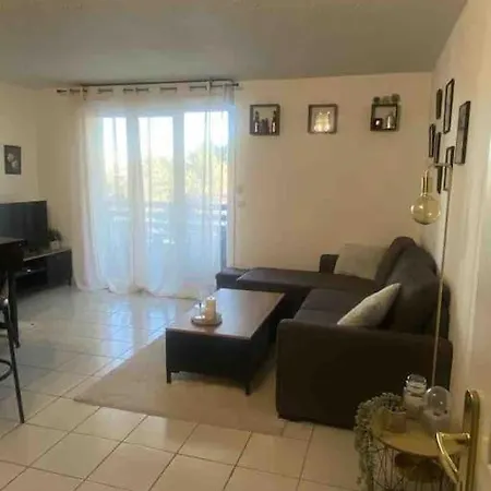 T2 Proche De La Avec Parking Gratuit Apartamento